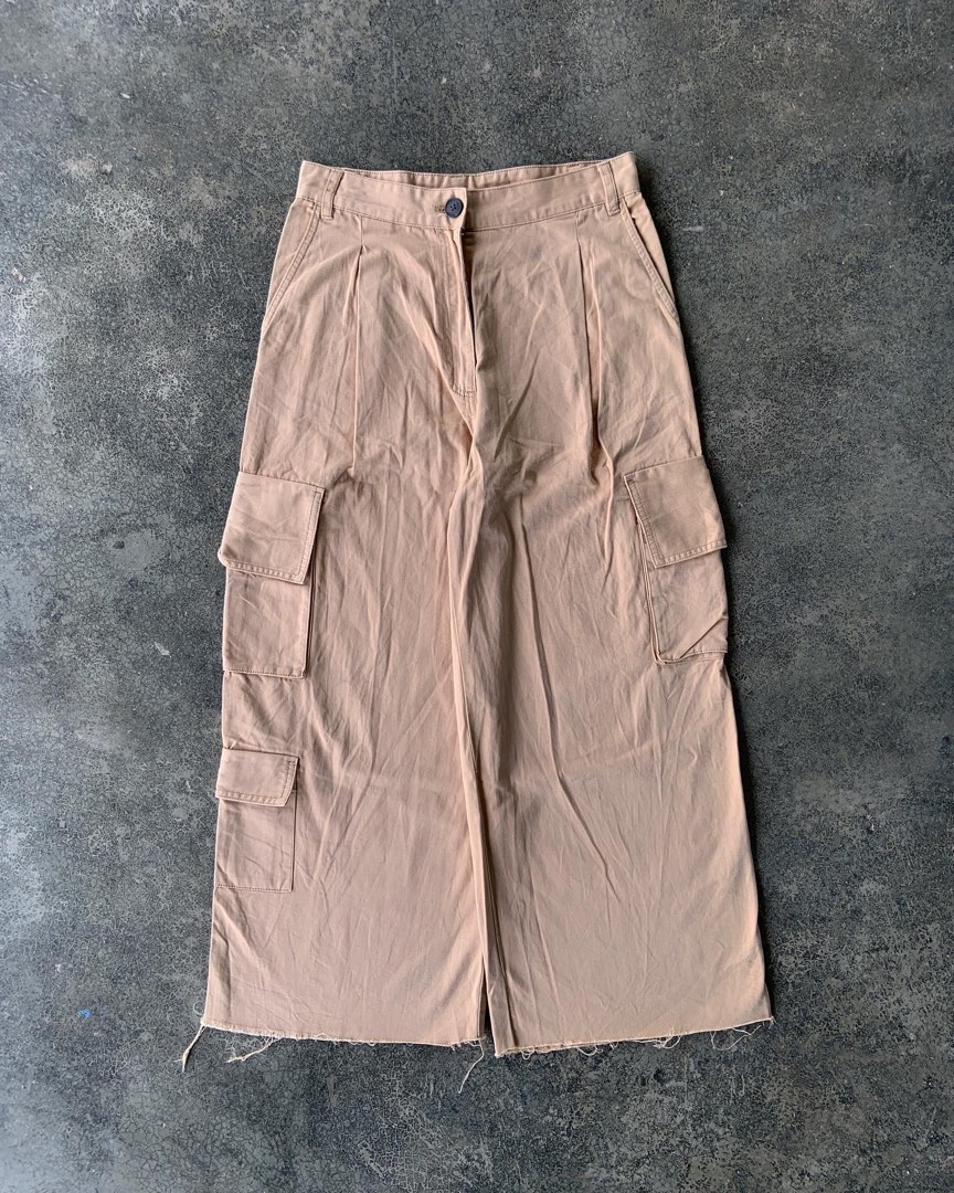 Monkl Beige Cargo Pants, Fesyen Pria, Pakaian , Bawahan di Carousell