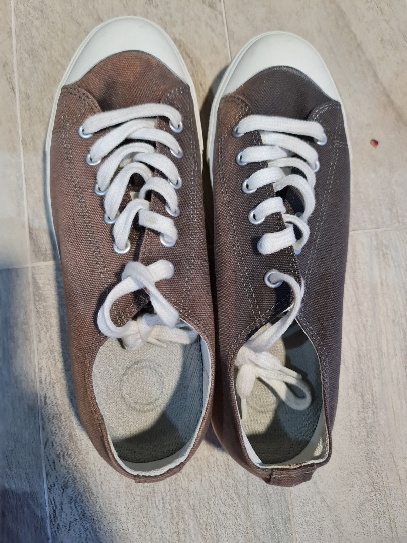 Muji Sneakers, Women's Fashion, Footwear, Sneakers on Carousell