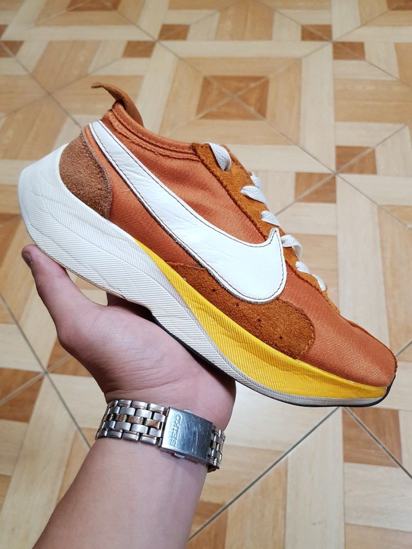 Nike moon sale racer monarch sale