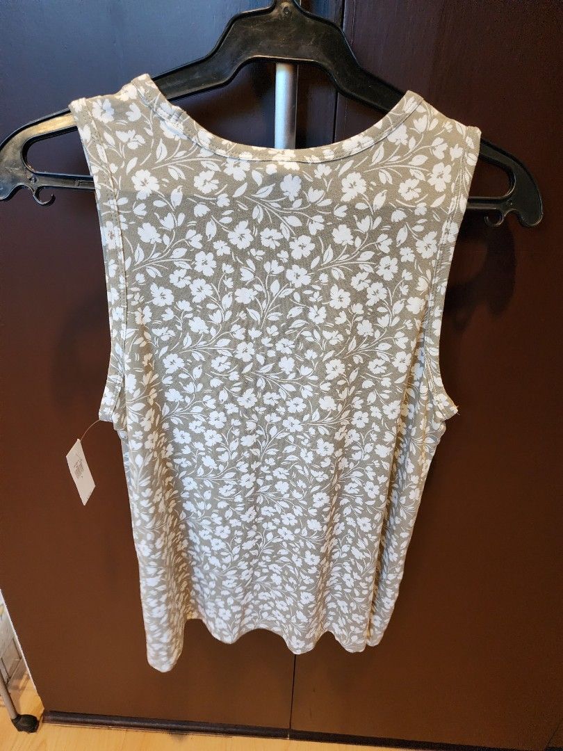 Old navy discount floral tank top