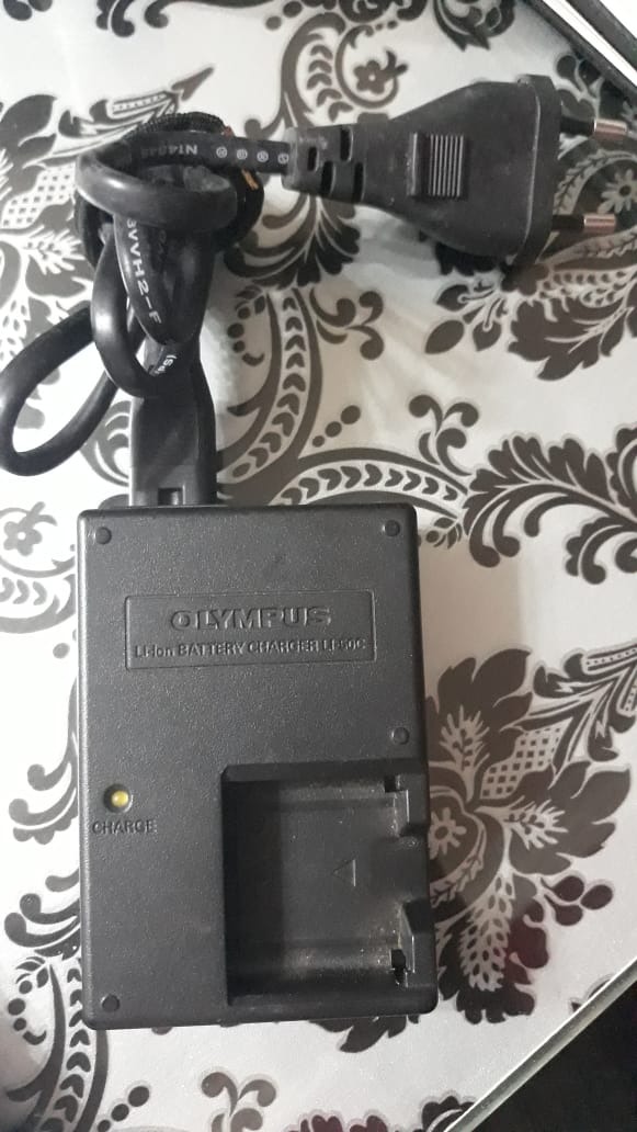 OLYMPUS Camera Battery Charger LI50CAB, Photography, Photography