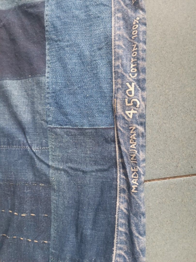 Patchwork Tote Bag (Category: Belt bags, Clutches and Pouches) located in Klebang Besar. Submitted by 8eightitude (Listing ID 1229544145, Image 3). Description: patchwork print tote bag. look really nice. print only not real patchwork. 45rpm brand maybe made in japan.