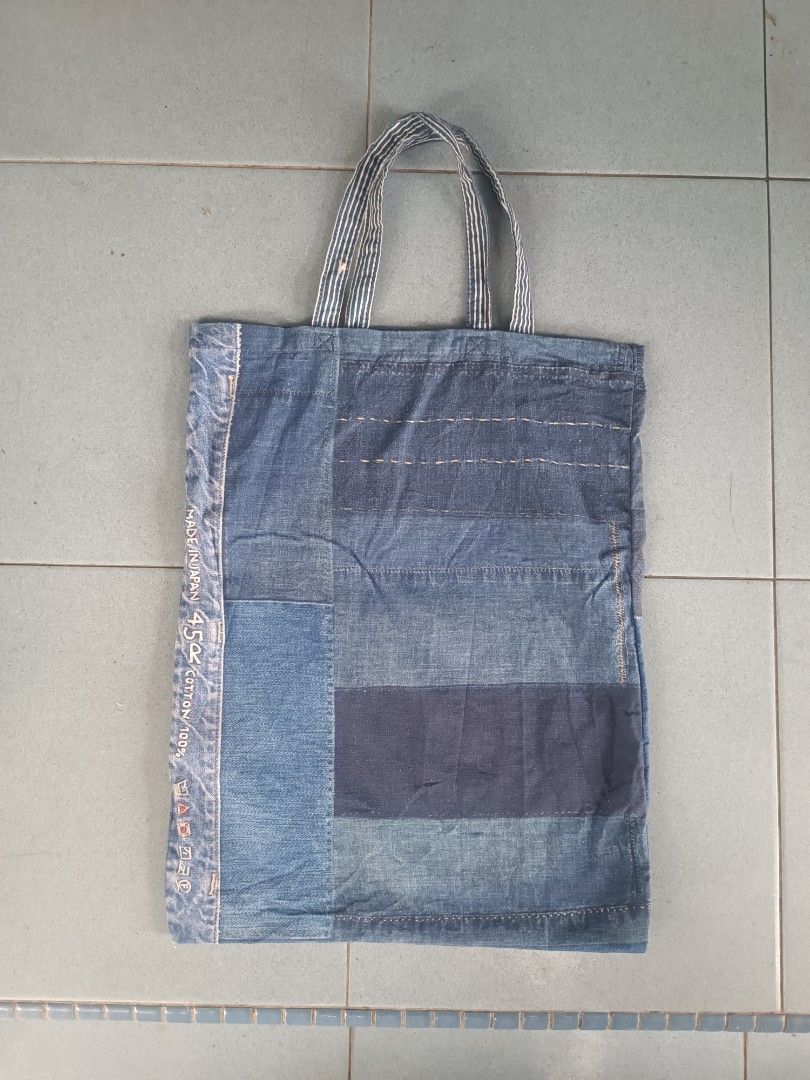 Patchwork Tote Bag (Category: Belt bags, Clutches and Pouches) located in Klebang Besar. Submitted by 8eightitude (Listing ID 1229544145, Image 2). Description: patchwork print tote bag. look really nice. print only not real patchwork. 45rpm brand maybe made in japan.