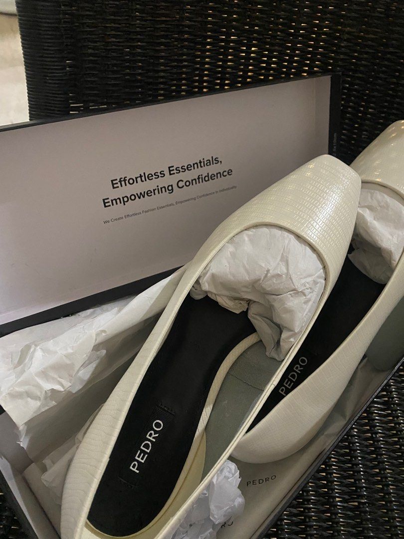 Pedro Flats (Category: Flats & Sandals) located in Quezon City. Submitted by mrvcs (Listing ID 1229578729, Image 1). Description: Brand New Never worn Bought 3,995 Size 38 but fits US 8 size not 7 .