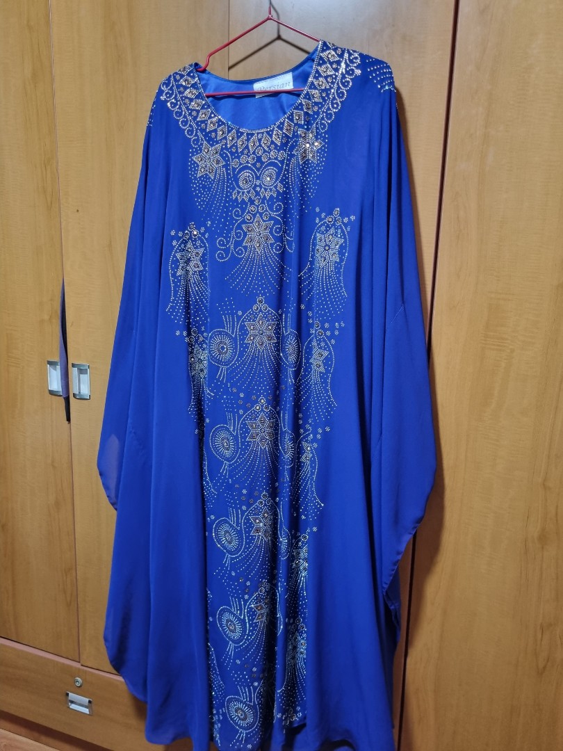 Persian kaftan, Women's Fashion, Muslimah Fashion, Kaftans & Jubahs on ...