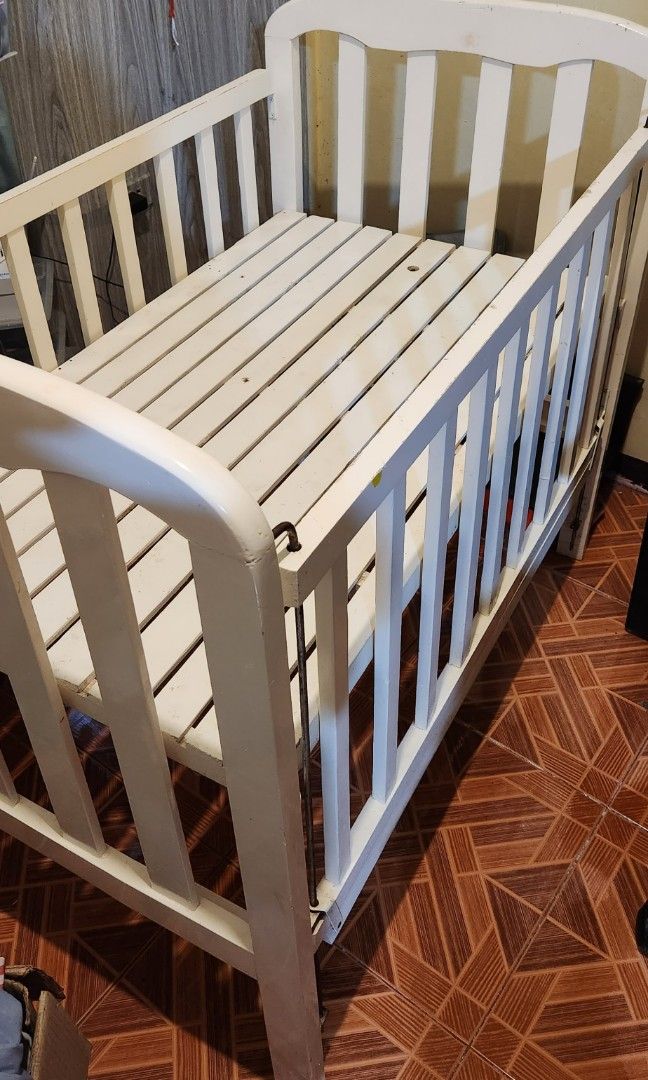 Preloved crib shop
