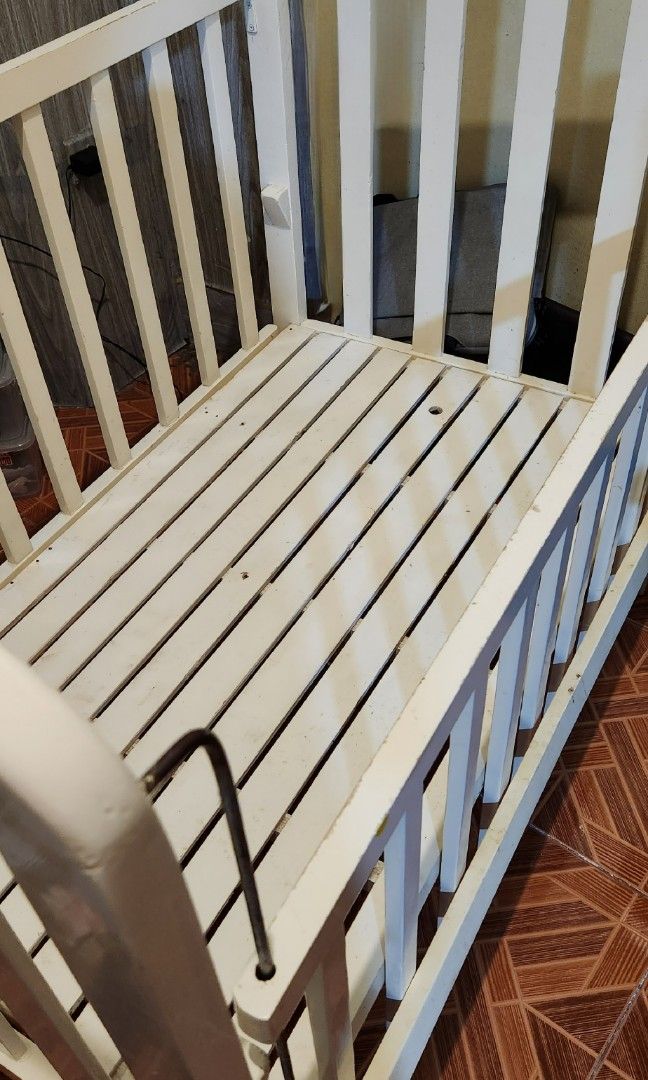 Preloved crib top
