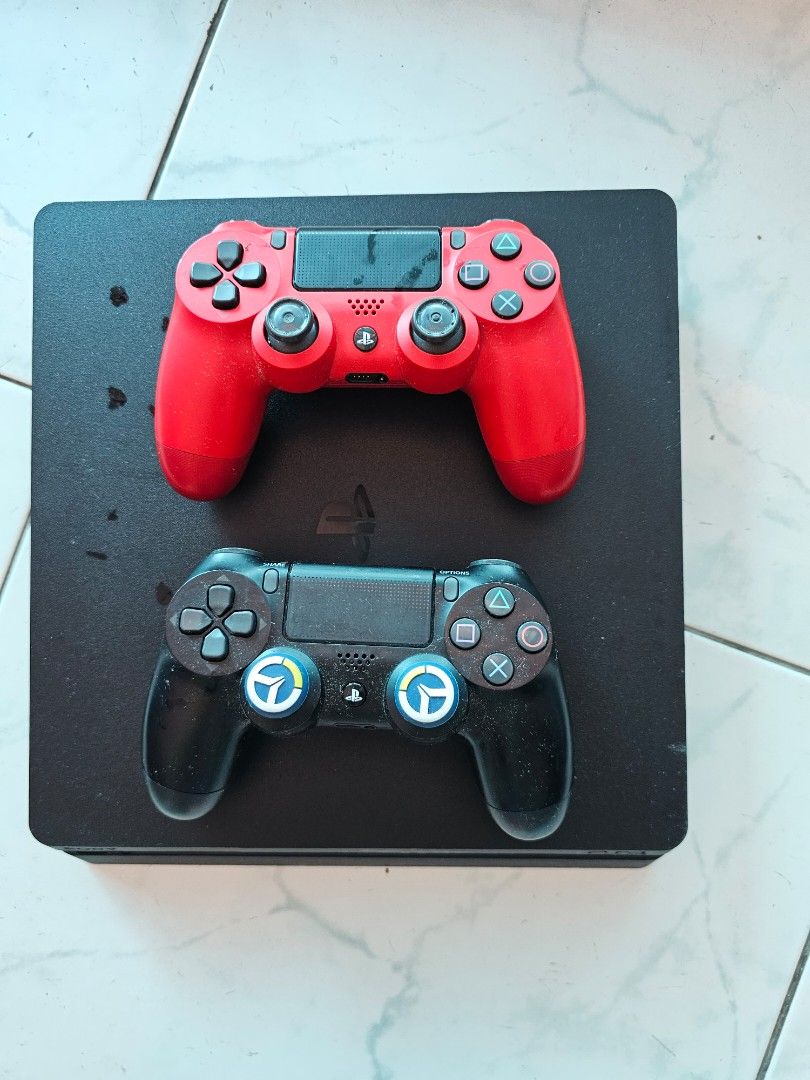 How to use 2 deals controllers in ps4