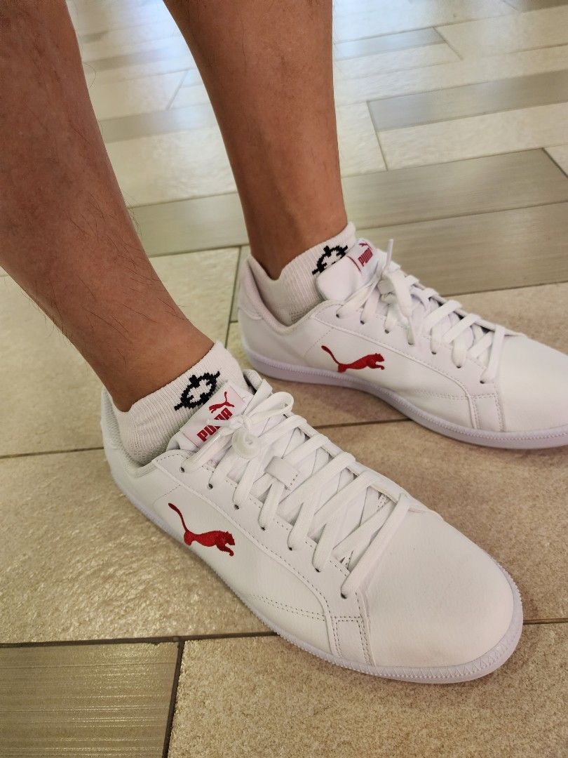 2 x Puma shoes for sale One white casual sneakers other sport running shoes