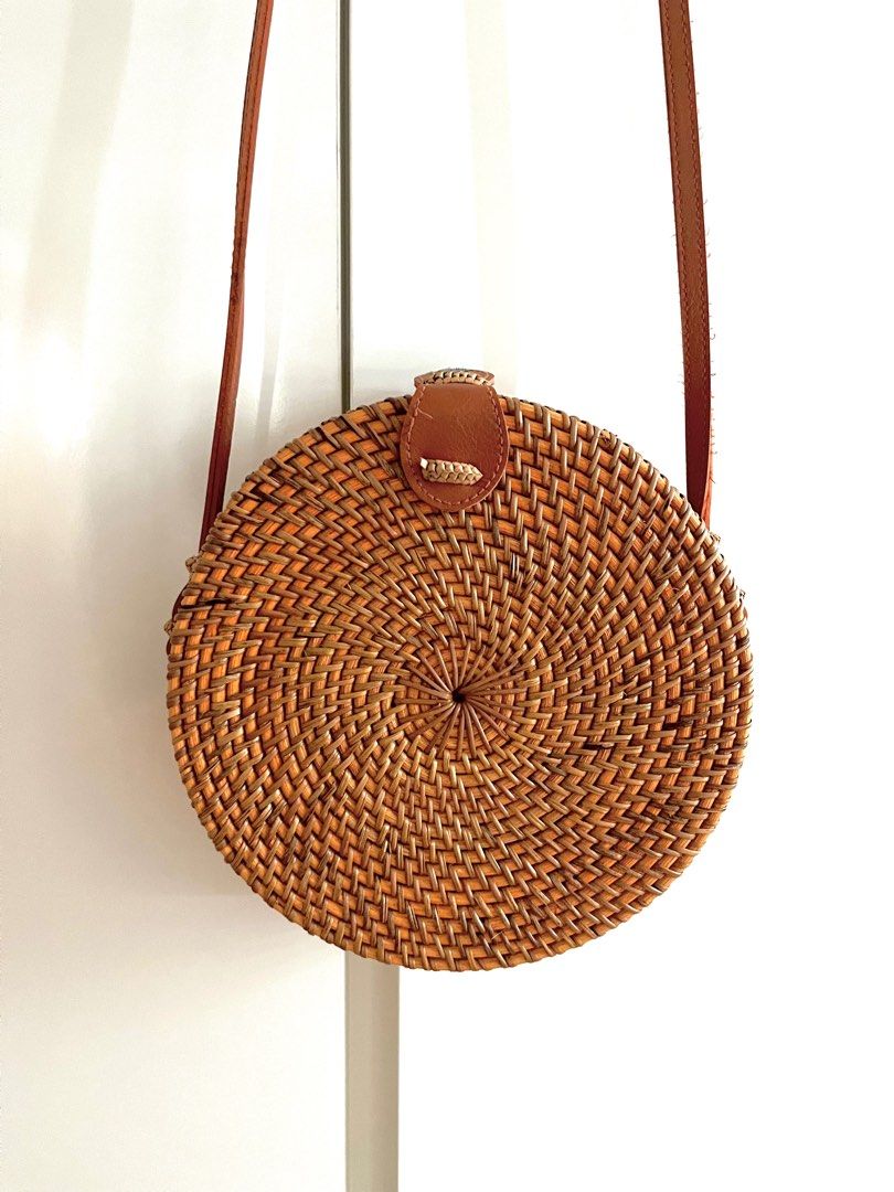 Rattan round outlet sling bag