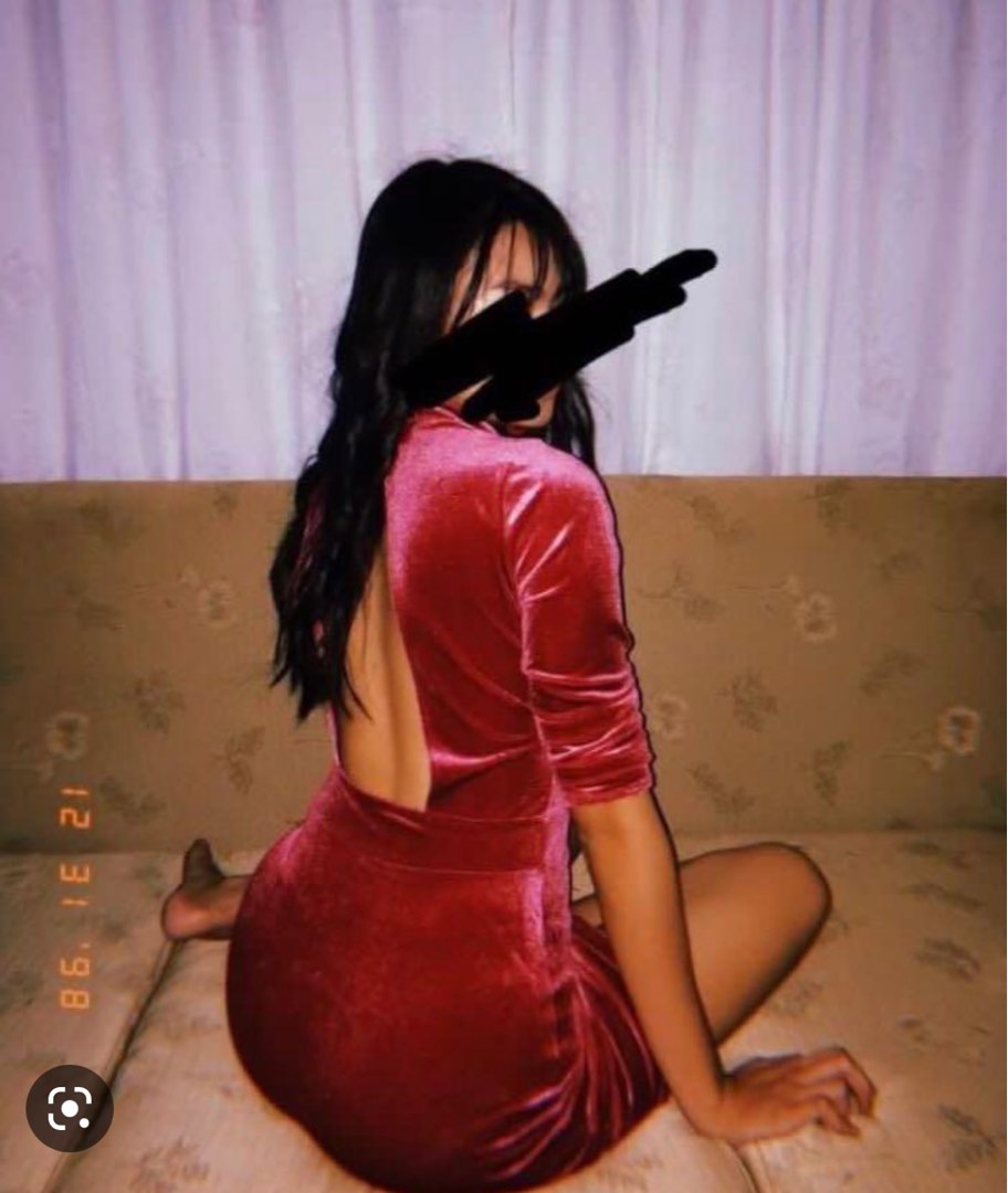 Red velvet discount backless dress
