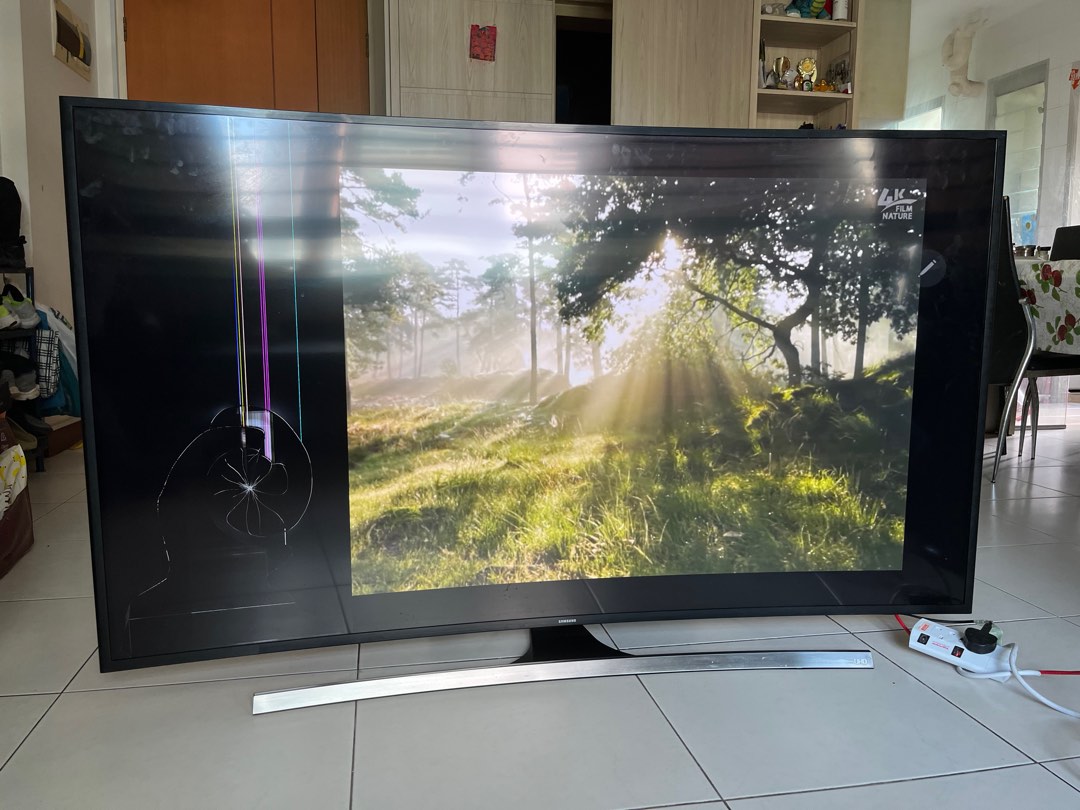 SAMSUNG 65 inch SMART TV LCD broken, TV & Home Appliances, TV
