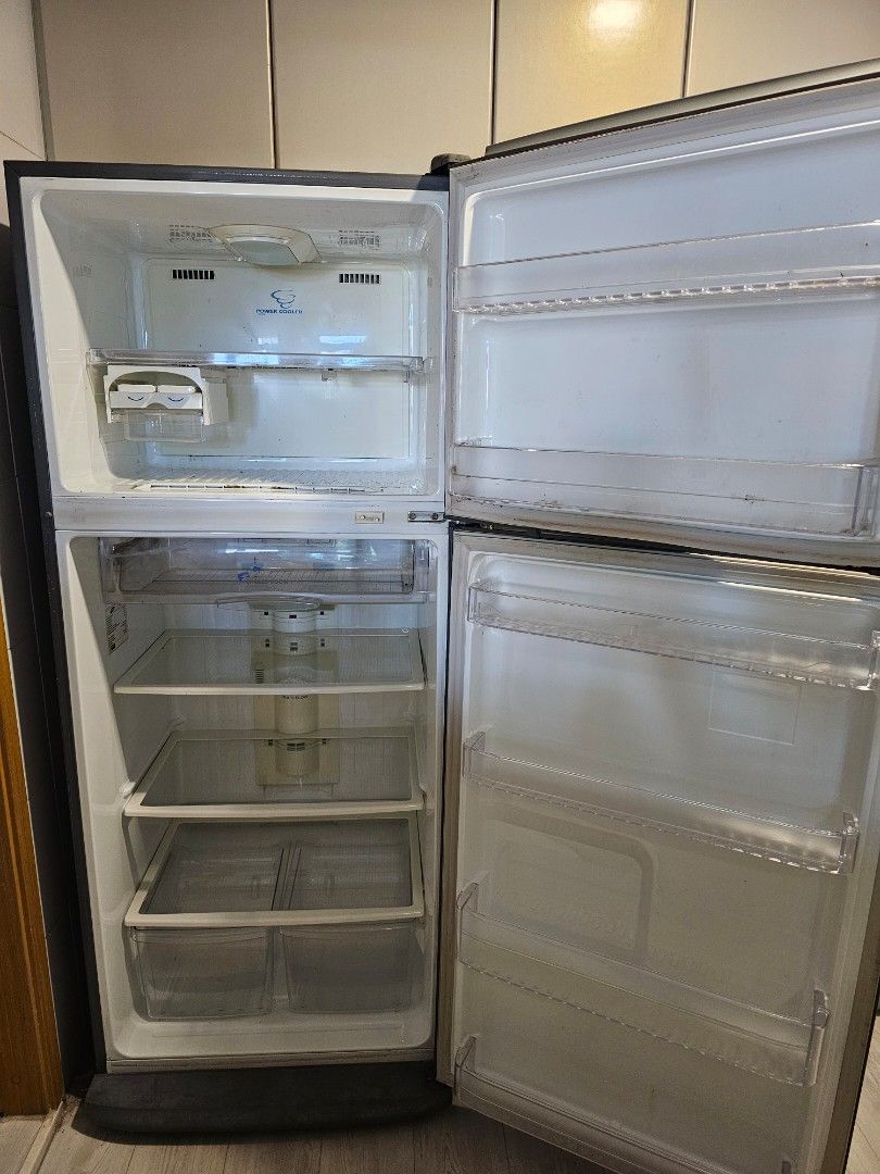 Samsung fridge model R57EAMS (2nd Hand), TV & Home Appliances, Kitchen