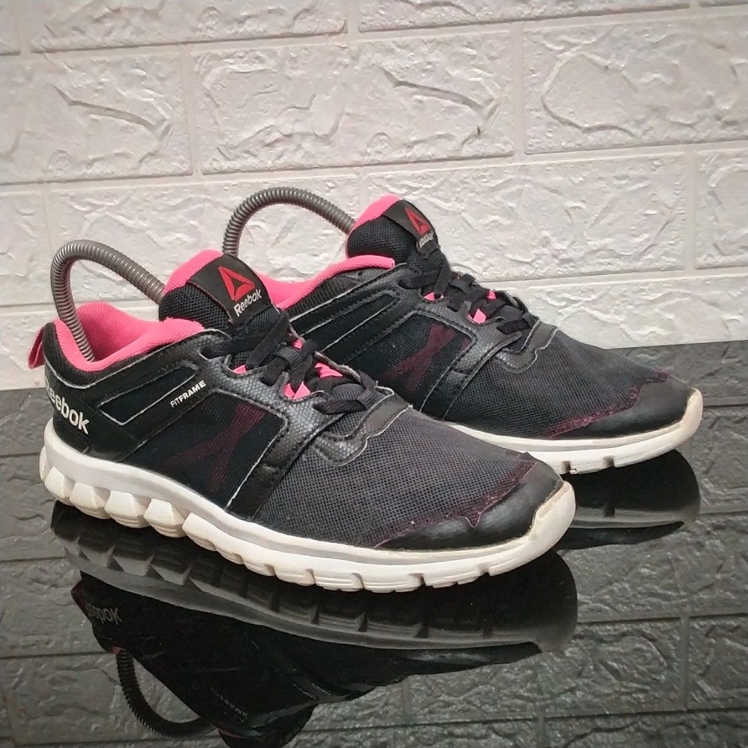 SEPATU REEBOK RUNNING SIZE 38 ORIGINAL PRELOVED