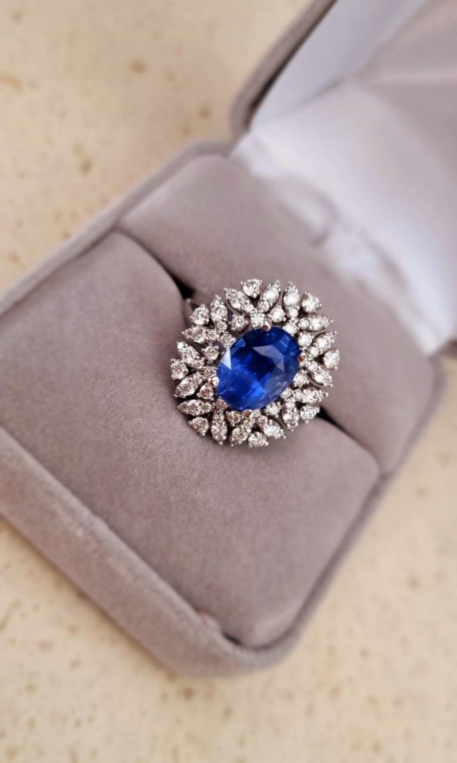 SRI LANKA UNHEATED CORNFLOWER BLUE SAPPHIRE DIAMOND RING IN 18K