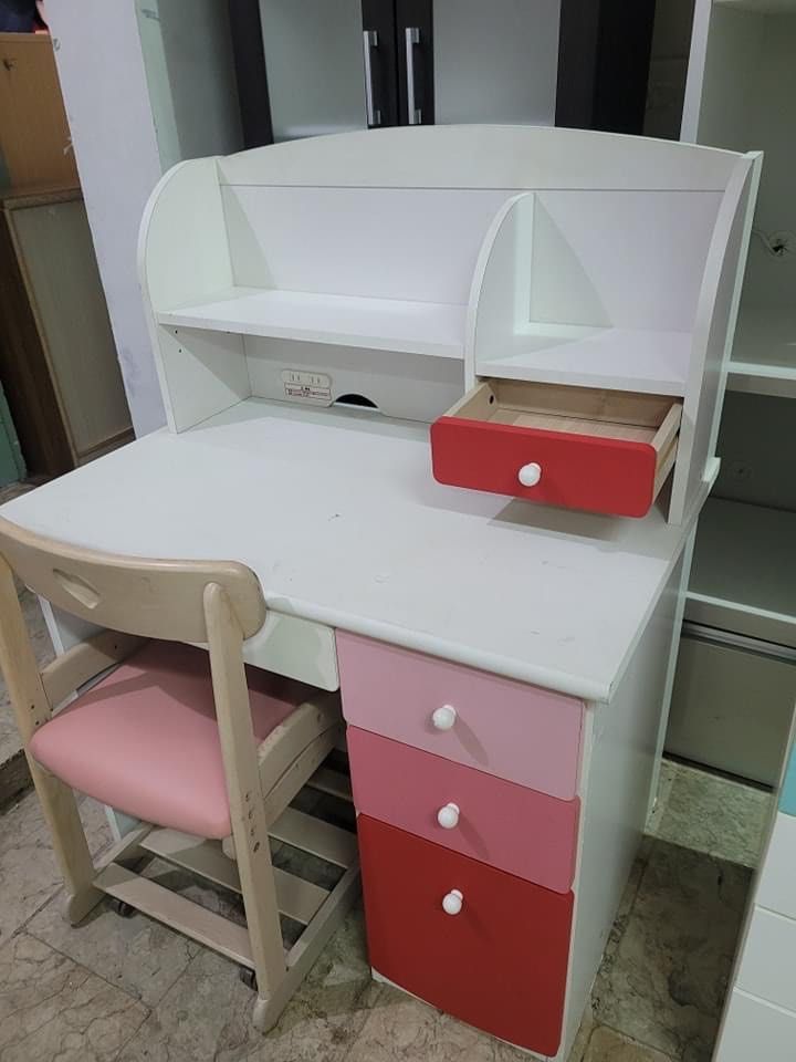 Study table Japan surplus (Category: Tables & Sets) located in Manila. Submitted by Hezcki (Listing ID 1229528915, Image 2). Description: .