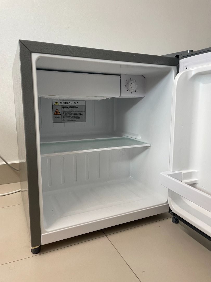 Tecno Mini Bar Fridge TFR48V2, TV & Home Appliances, Kitchen Appliances, Refrigerators