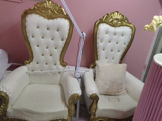 Throne chair