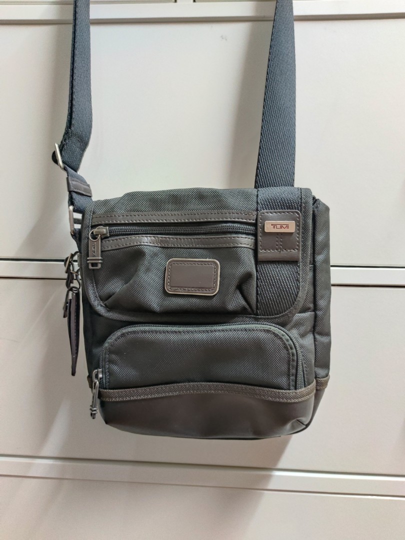 TUMI kerby crossbody used like new, Luxury, Bags & Wallets on Carousell