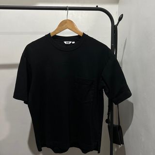 Uniqlo U Black Oversized Pocket Tee