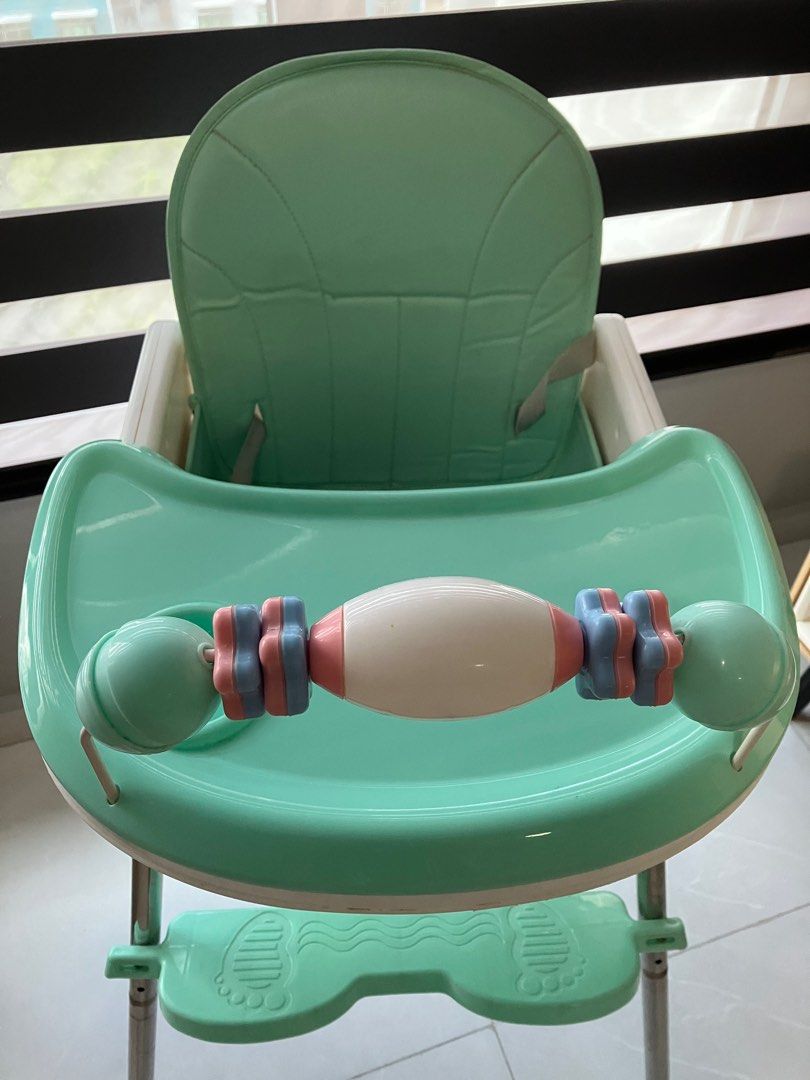 *Used* Green Baby High Chair (adjustable height / removable chair legs