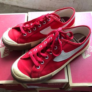 Vans Compass Like New For Sale