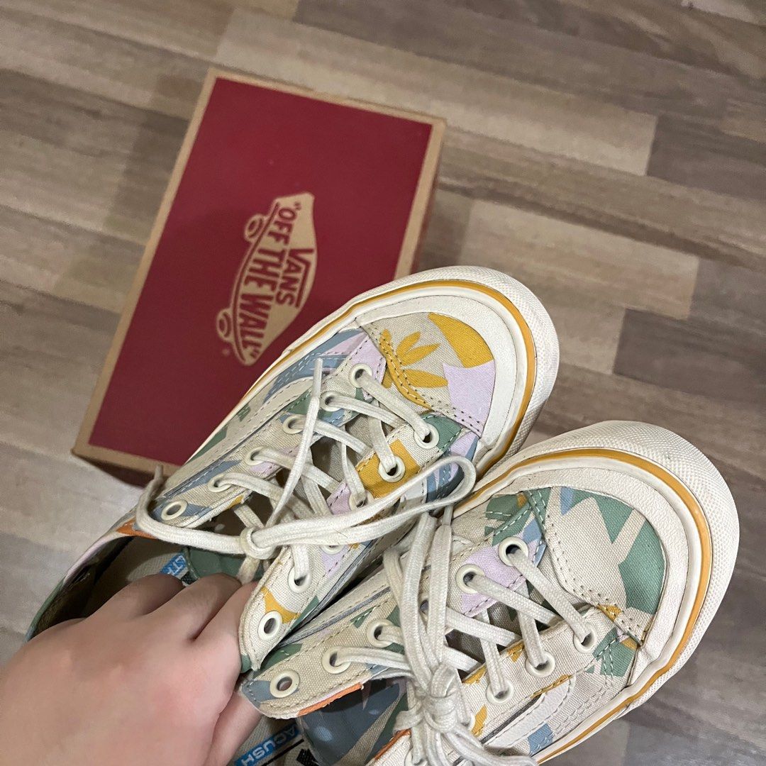 Leila hurst abstract vans shop