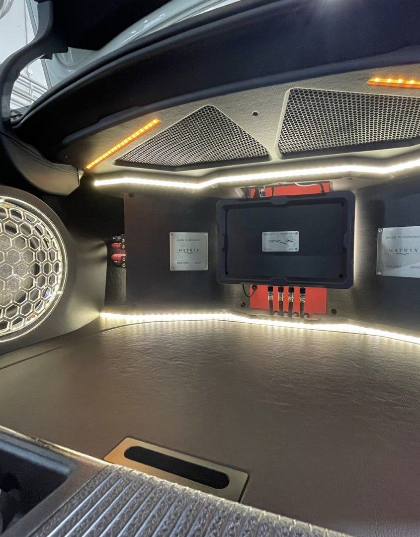 W204 subwoofer box shop