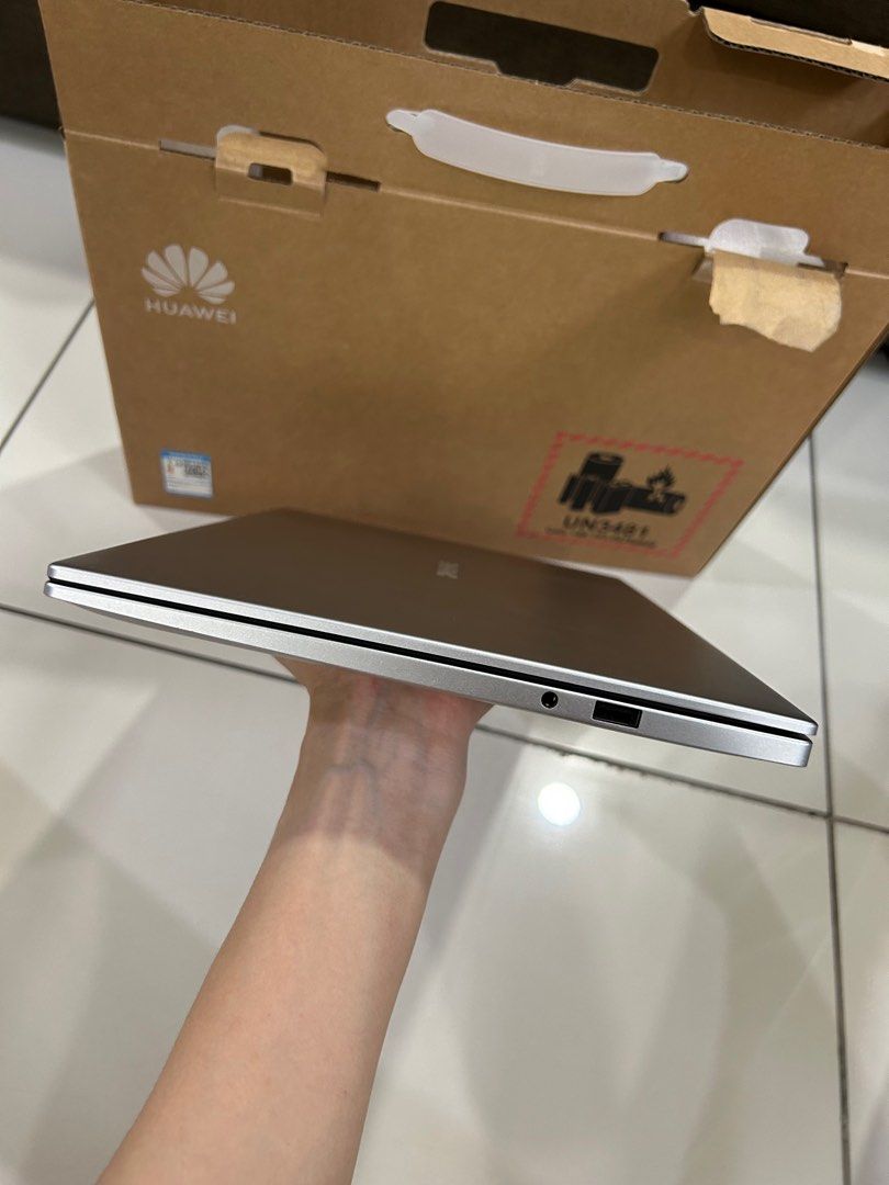 (Warranty) Huawei Matebook D14 i3 8+256GB full set with box, Computers