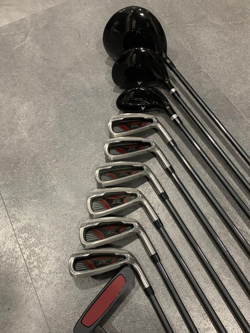 Wilson DEEP RED TOUR COMPLETE GOLF SET, Sports Equipment, Sports