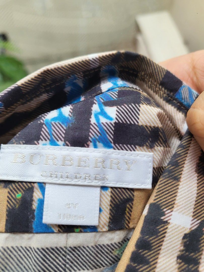 How to tell if shop burberry shirt is real