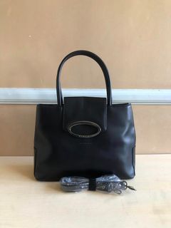 (Category: ) located in . Submitted by bellafashion08 (Listing ID 1231086579, Image 1). Description: .