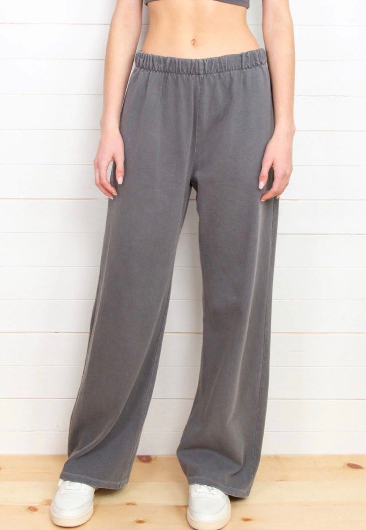 Brandy Melville Anastasia Sweatpants in Grey Women s Fashion Bottoms Other Bottoms on Carousell