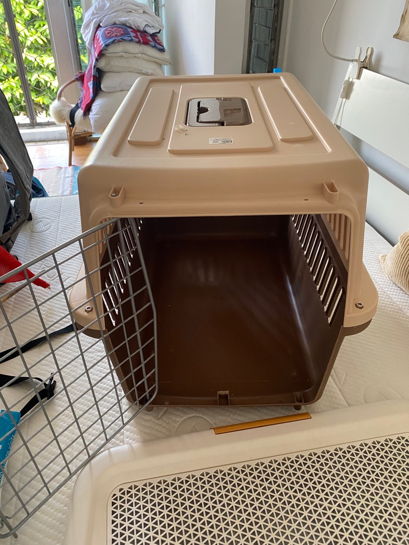Pet Carrier / Dog Carrier / cage, Pet Supplies, Homes & Other Pet