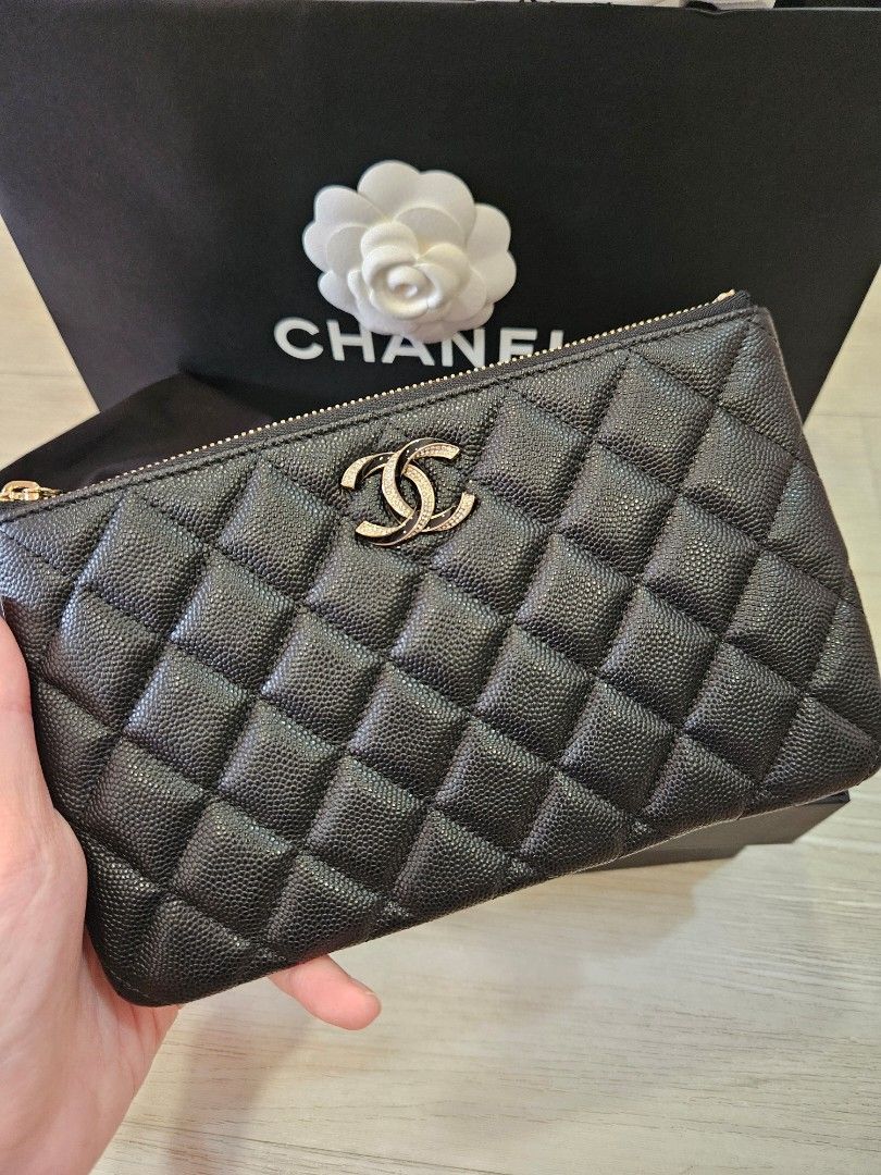 Chanel classic o case top