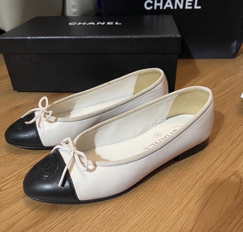 Chanel black clearance and white flats