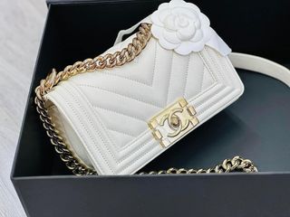 CHANEL BOY / HOBO / BACKPACK /C19 … Collection item 2