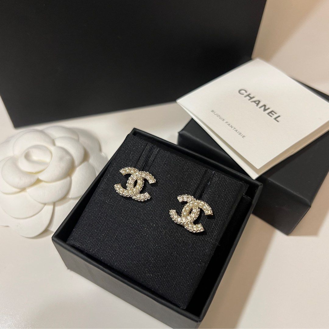 Chanel earring sales 1.3 cm