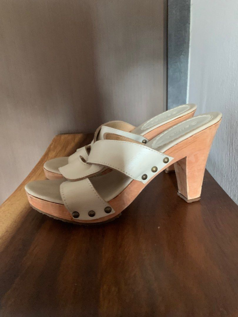 Chunky new arrivals clog heels