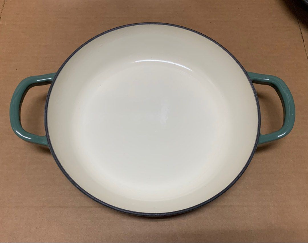 Sold at Auction: Collection of vintage cast iron cookware incl. Le Creuset-  French made, and Crofton lidded pan in green. Crofton pan is 30cm Dia, 12cm  H overall.