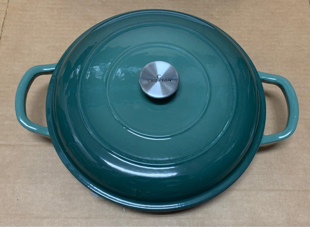 Sold at Auction: Collection of vintage cast iron cookware incl. Le Creuset-  French made, and Crofton lidded pan in green. Crofton pan is 30cm Dia, 12cm  H overall.