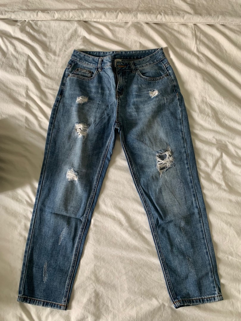denim ripped jeans, Women's Fashion, Bottoms, Jeans & Leggings on Carousell