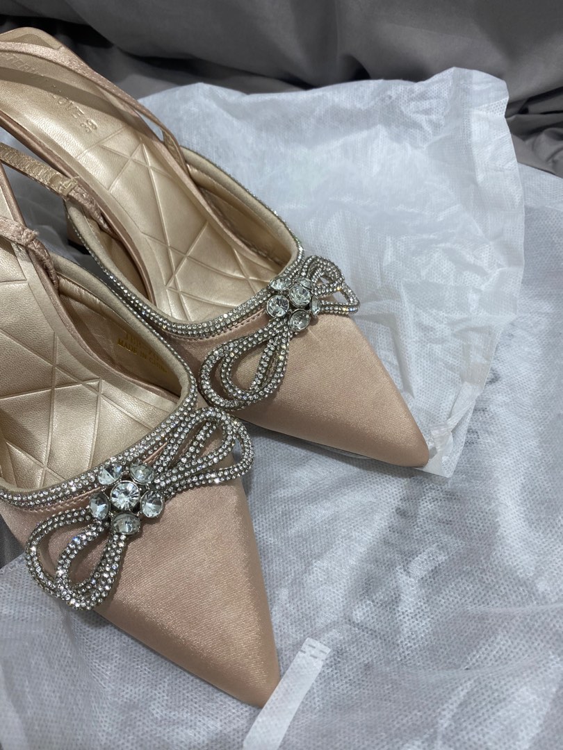 Diamond heels, Women's Fashion, Footwear, Heels on Carousell