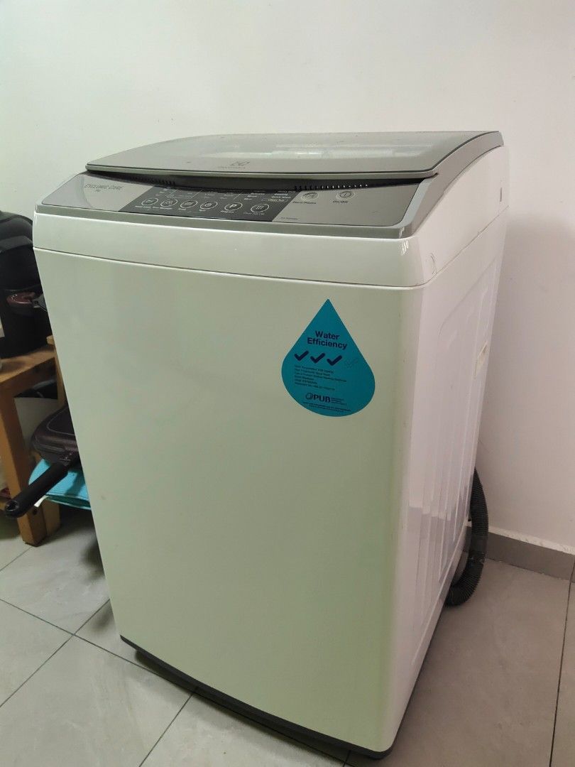 Electrolux cyclonic care 8kg, TV & Home Appliances, Washing Machines