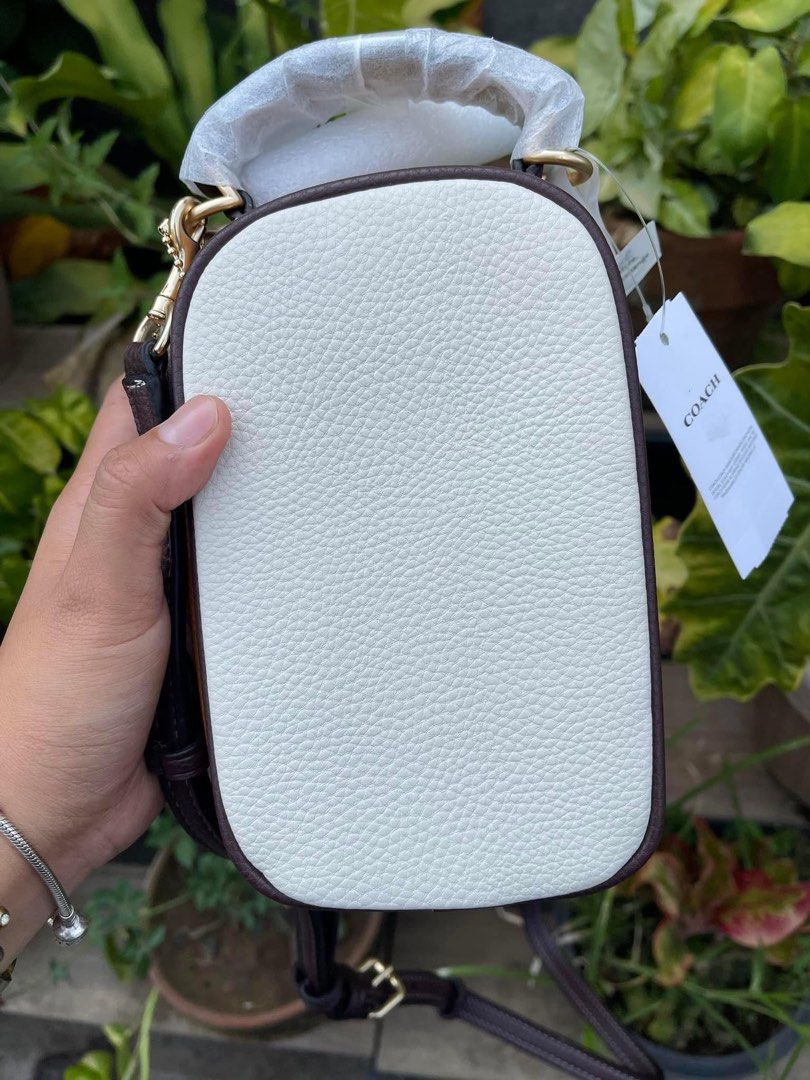 Eva Crossbody (Category: Luxury Bags & Wallets) located in Rizal. Submitted by onlinedepotwholesale2nd (Listing ID 1231129664, Image 3). Description: Eva crossbody 4 1/2” (L) x 7” (H) x 2 1/4” (W) CB853 2200.
