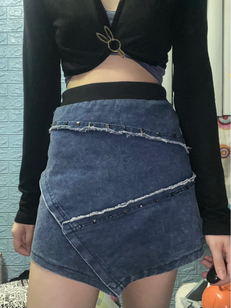 grunge/ y2k/ acubi denim studded skirt on Carousell