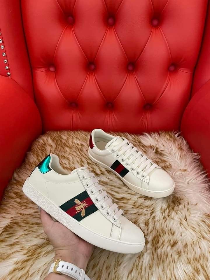 Gucci Shoes Women's Ace Golden Bees Supreme Leather Sneakers White Size 7 us