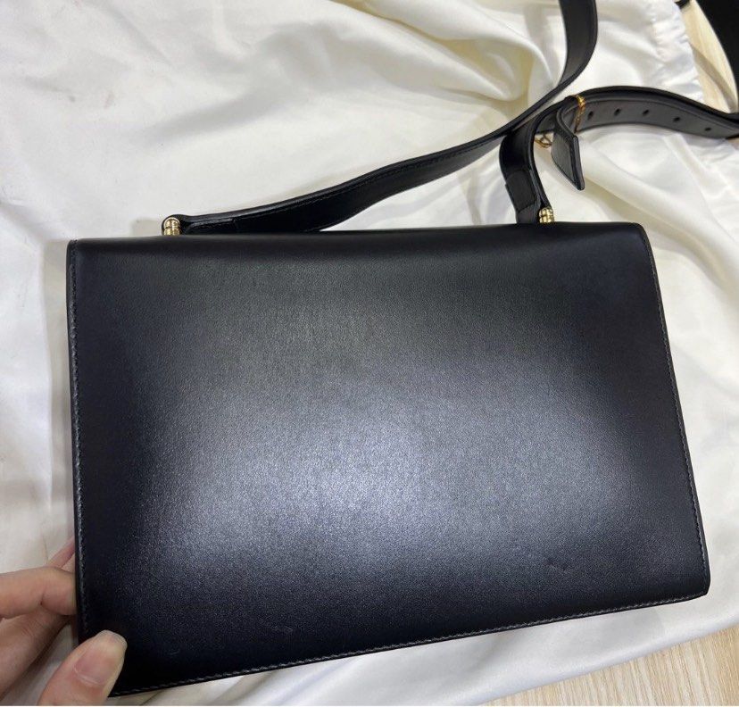 Gucci Zumi Bag (Category: Luxury Bags & Wallets) located in Makati City. Submitted by dashlux (Listing ID 1231154276, Image 2). Description: ✨Item will be ship out around July since I’m currently out of the country. But can reserve now. Rare item 🍂 Up for grabs now 💕 Sure buyers only please ✨ #luvluxe .
