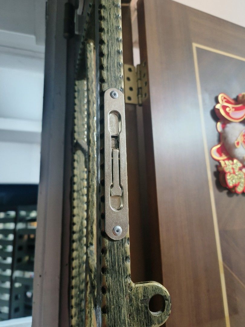 HDB metal gate latch. Door latch installation. Door latch repair. Flush