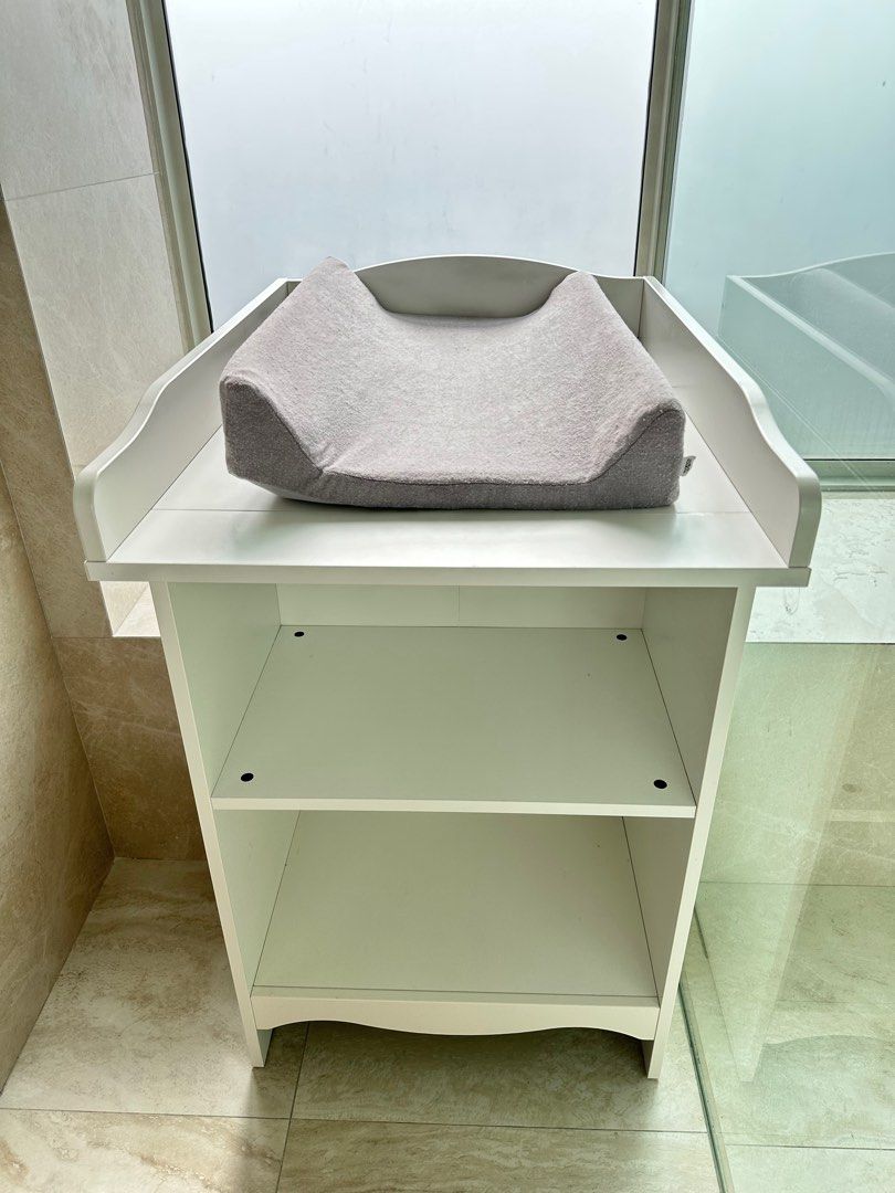 IKEA Smagora Changing Table with FREE Mamas & Papas changing mat